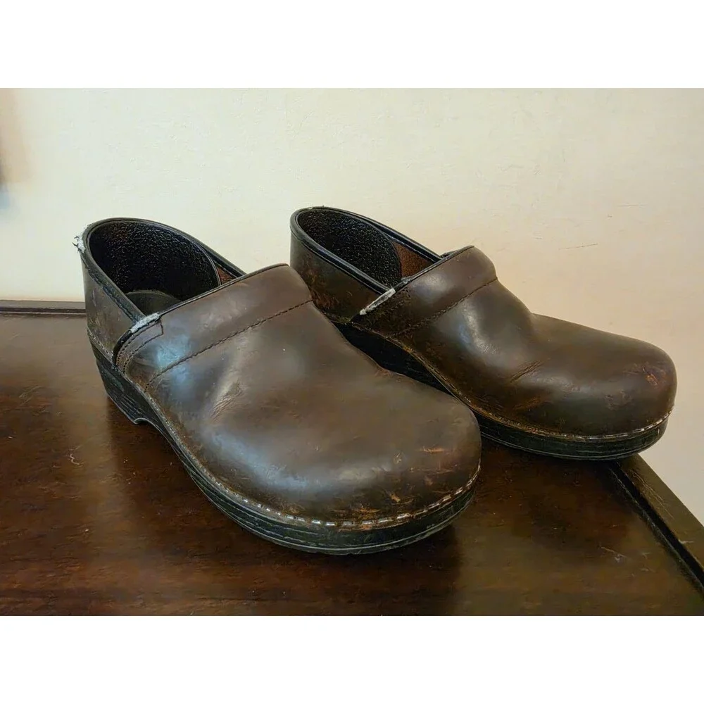 Dansko Women's Brown Leather Professional Nursing Comfort Clogs Size 40 US 9-9.5